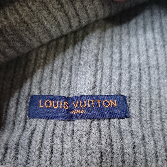 Louis Vuitton Gray Ribbed Beanie - Picture 3 of 3